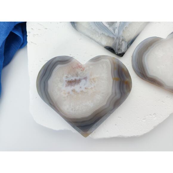 Druzy Agate Flat Heart Crystal Carving - Picture 3 of 11